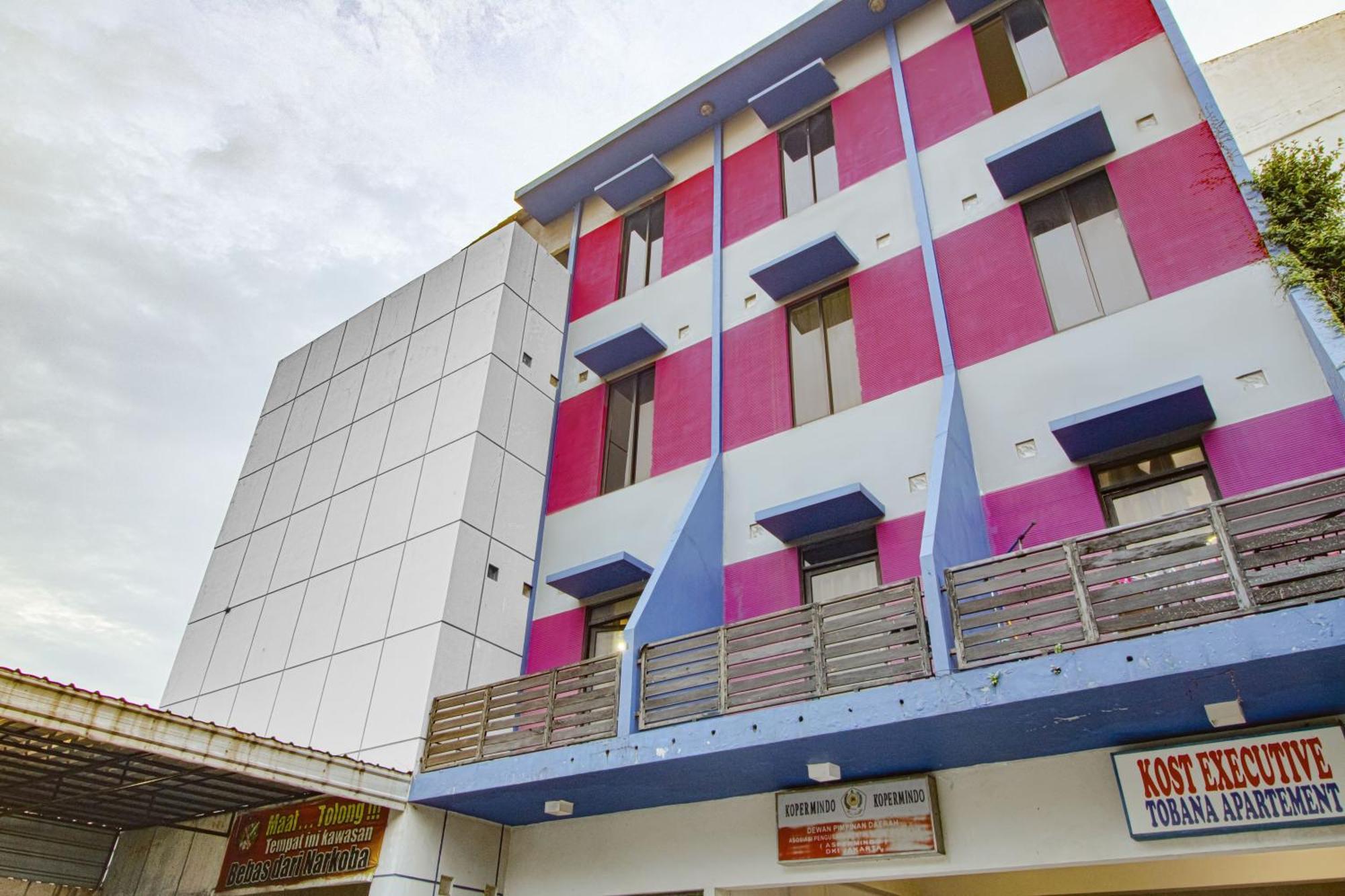 โตบานา เฮาส์ บินตาโร Hotel จาการ์ตา ภายนอก รูปภาพ